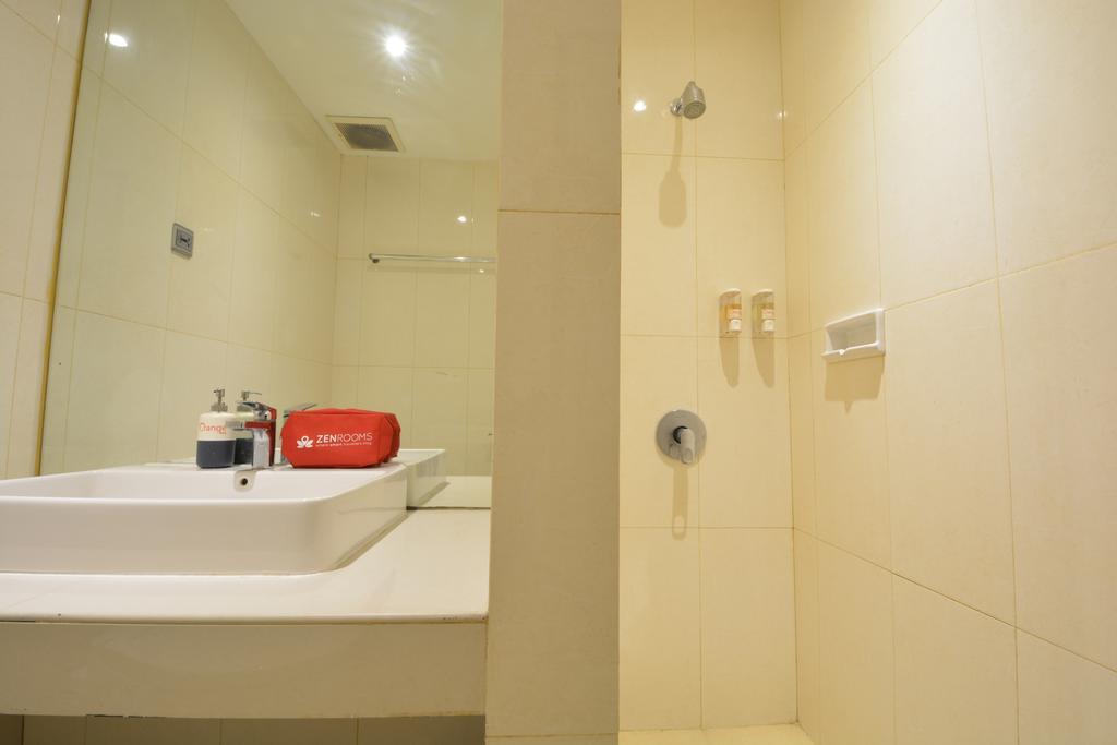 คลินพอด โฮเต็ล Hotel จาการ์ตา ภายนอก รูปภาพ