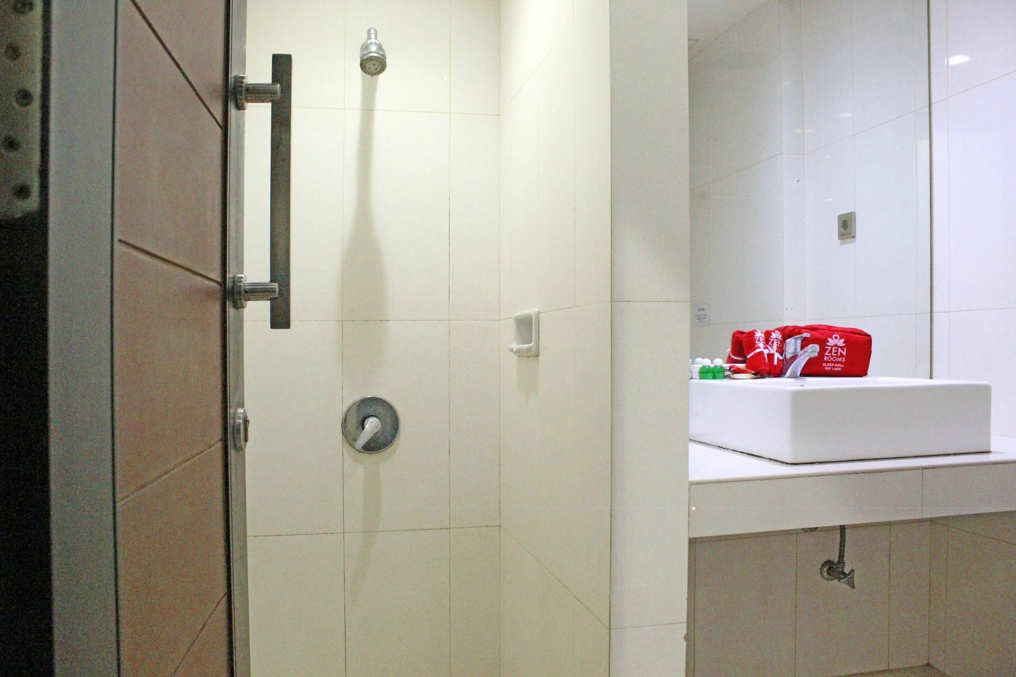 คลินพอด โฮเต็ล Hotel จาการ์ตา ภายนอก รูปภาพ